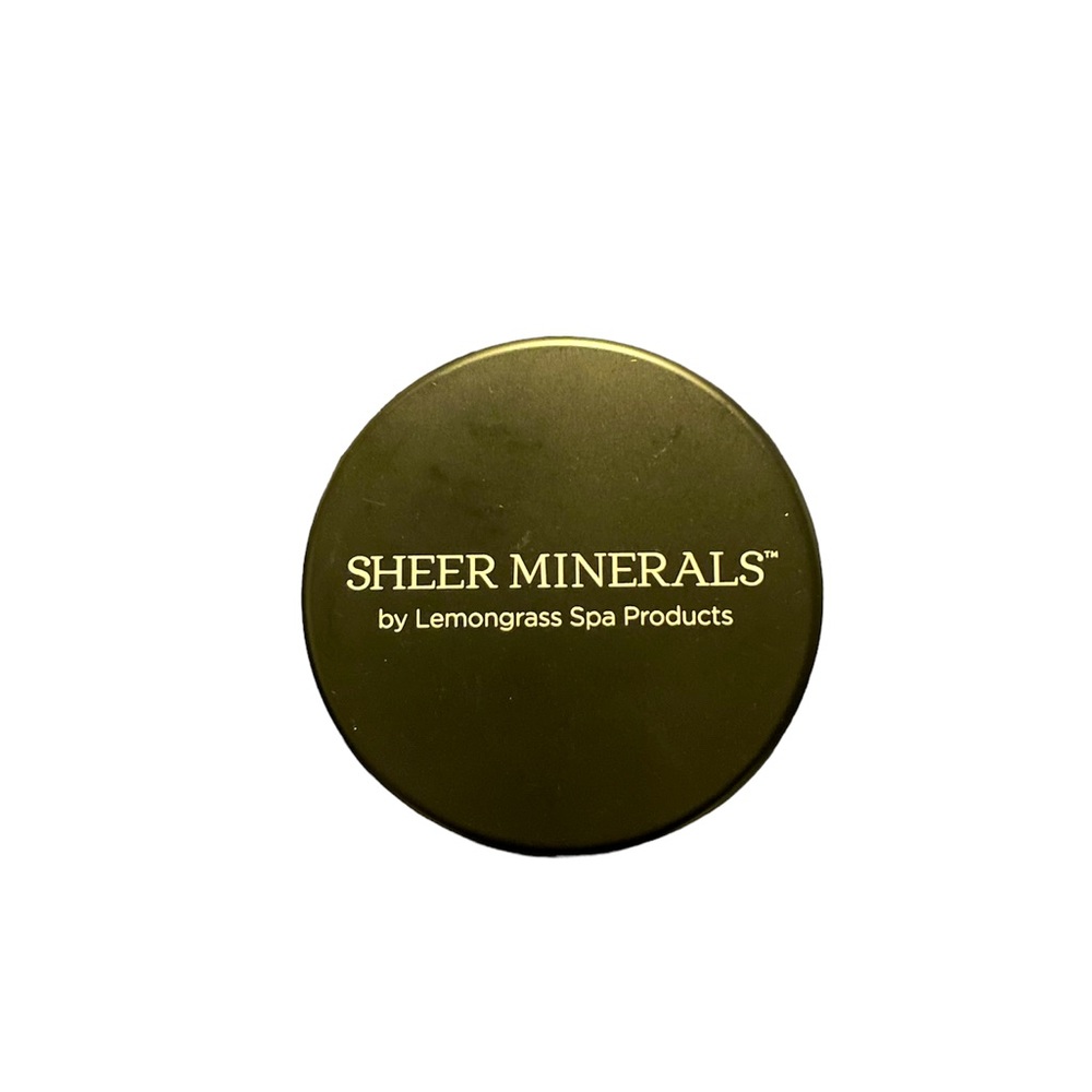 Unopened Lemongrass Spa Mineral Eyeshadow (Plum) .75g